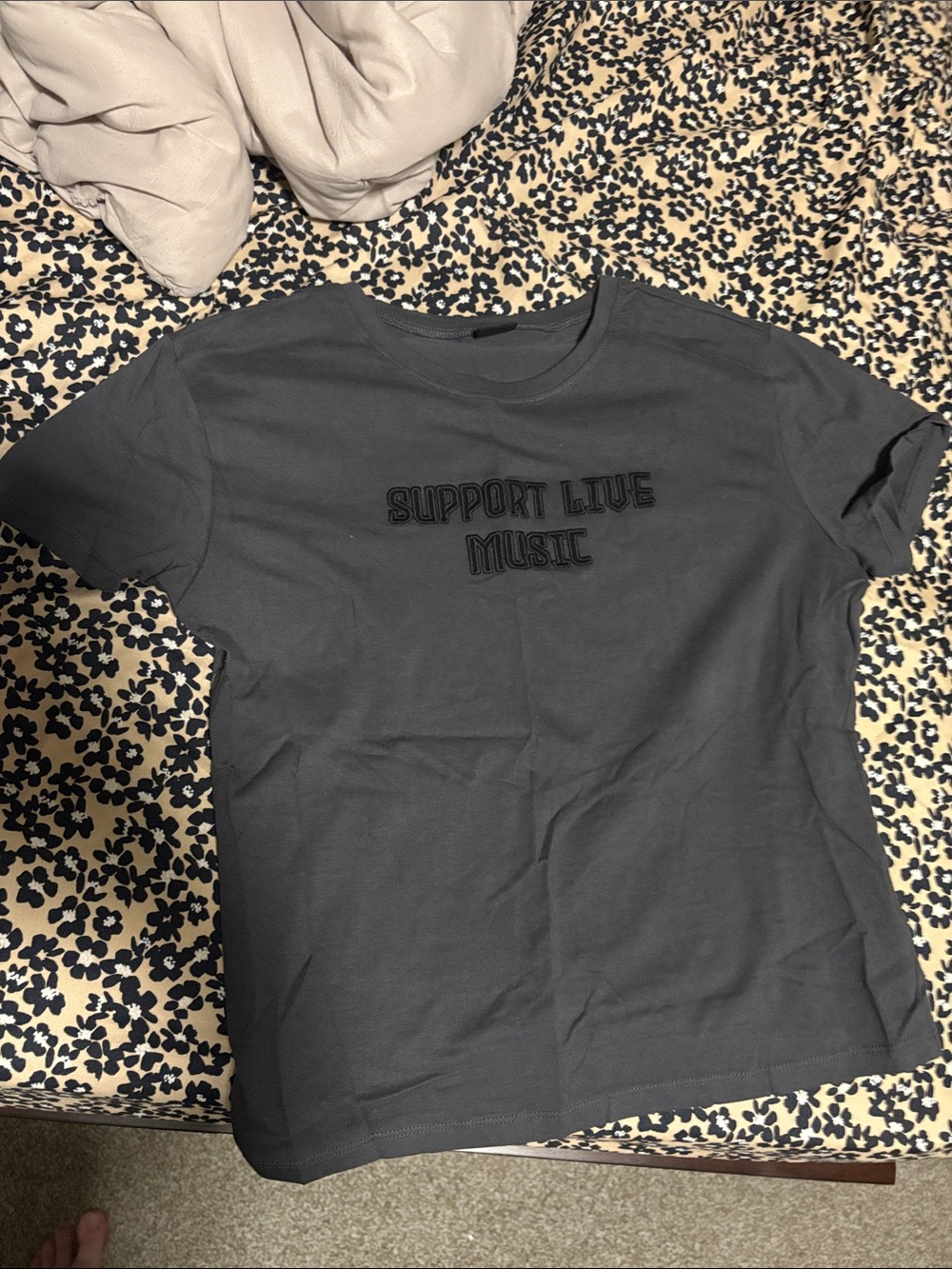 Vibe Women's Charcoal 'Support Live Music' Tee
